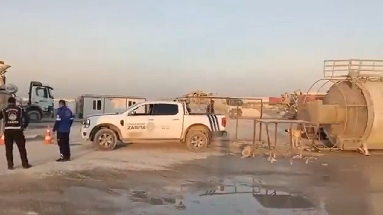 HATAY'DA YOLUN ORTASINA BETON DÖKEN MİKSERİN ‘BENİM FİRMAM ZENGİN, CEZAMIZI ÖDERİZ. O YÜZDEN...