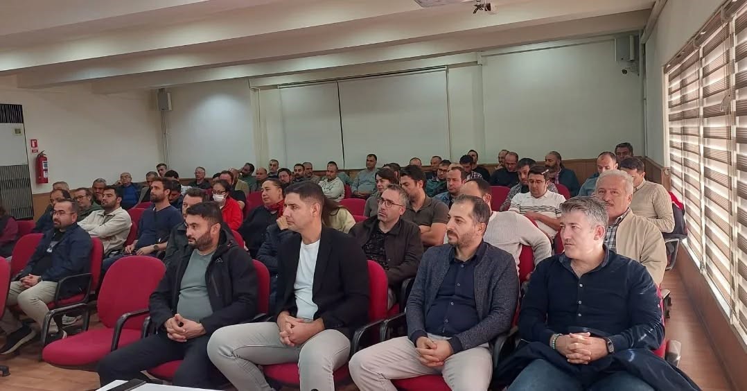 HAYVAN SAĞLIĞINI TEHDİT EDEN ŞAP HASTALIĞINA KARŞI AYDIN’DA VETERİNER HEKİMLER BİLGİLENDİRİLDİ...