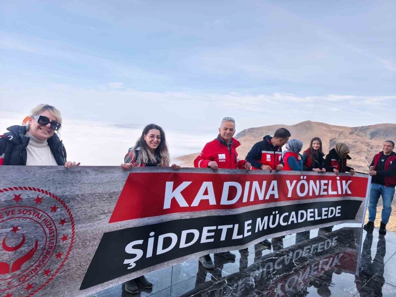 HAZARBABA DAĞI’NDA KADINA YÖNELİK ŞİDDETE KARŞI FARKINDALIK ETKİNLİĞİ DÜZENLENDİ. ELAZIĞ AİLE VE...