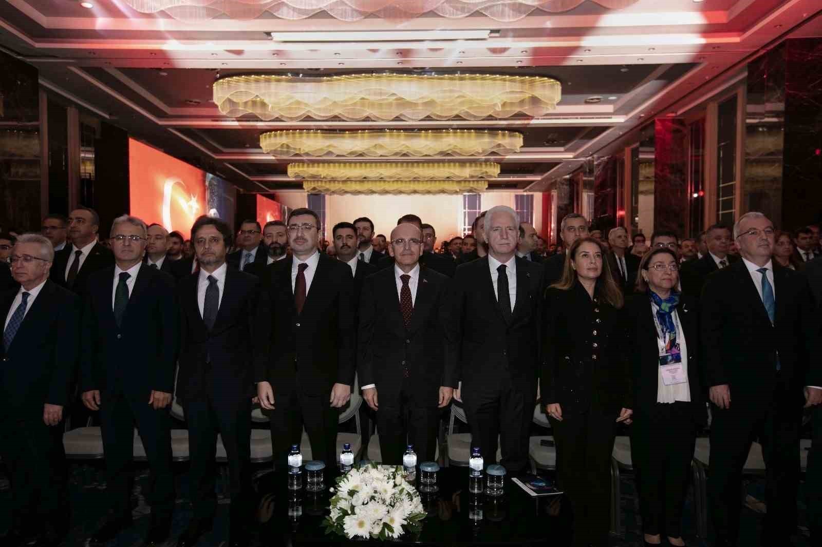 HAZİNE VE MALİYE BAKANI MEHMET ŞİMŞEK, TÜRKİYE SERMAYE PİYASALARI BİRLİĞİ (TSPB) TARAFINDAN...