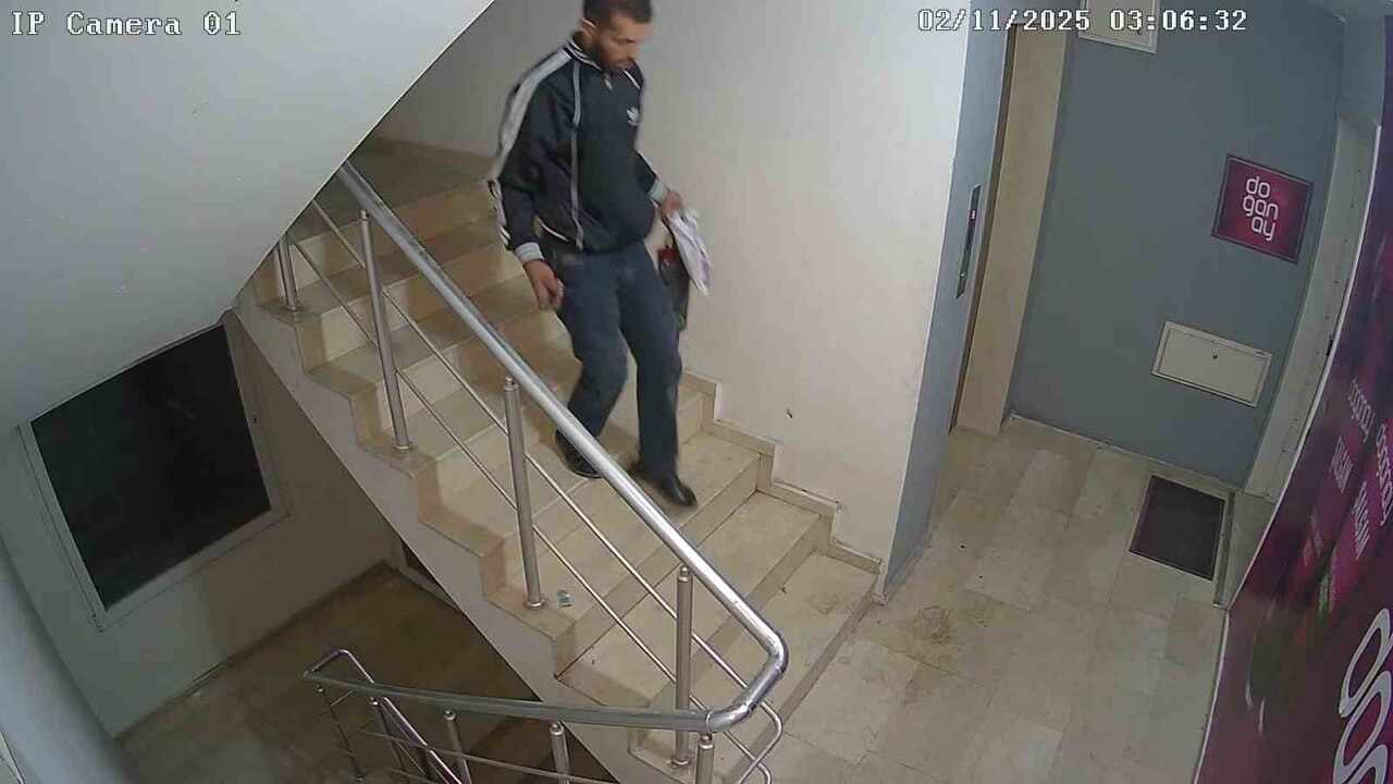 HER İKİ HIRSIZLIKTA ŞÜPHELİNİN APARTMANA GİRİŞİ GÜVENLİK KAMERALARINA YANSID
