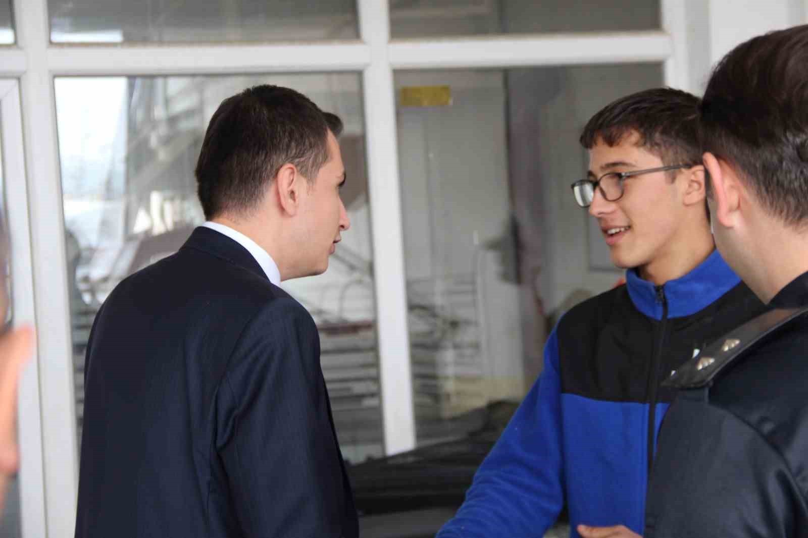 HİSARCIK KAYMAKAMI ATAM: "MESLEKİ EĞİTİM GENÇLERİN İSTİHDAMI AÇISINDAN ÖNEMLİ"