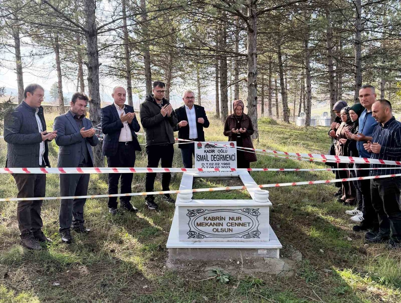 HİSARCIK’TA ÖĞRETMENLERDEN VEFA DOLU MEZAR ZİYARETİ