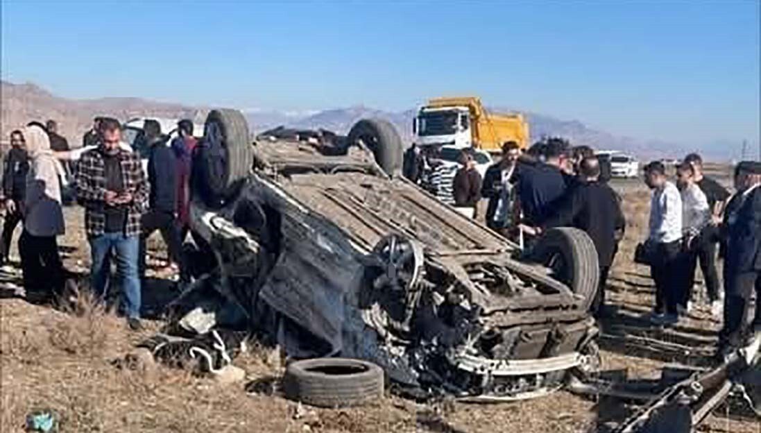 İDİL-CİZRE KARA YOLUNDA KAZA: 8 YARALI