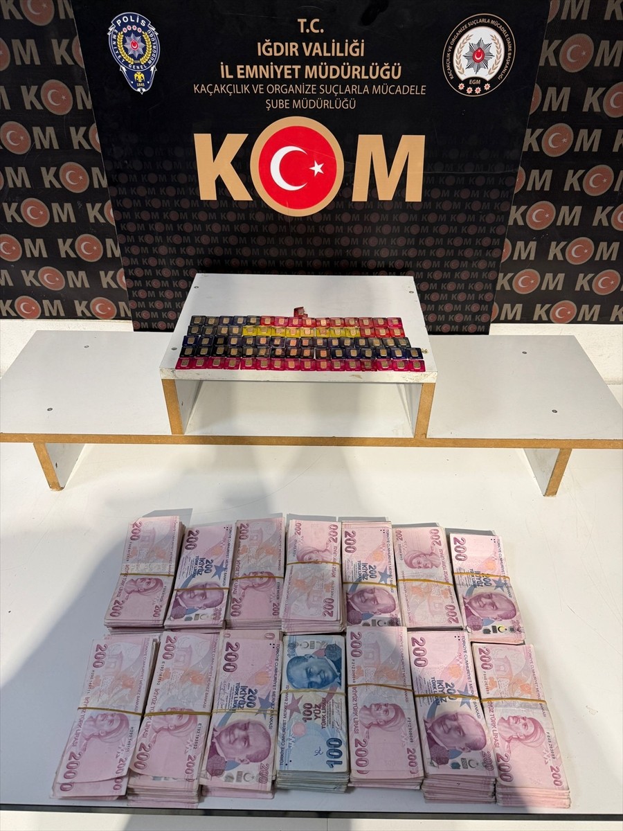 Iğdır'da kuyumculara sahte altın sattıkları belirlenen 3 şüpheli gözaltına alındı. Operasyonda, 95...