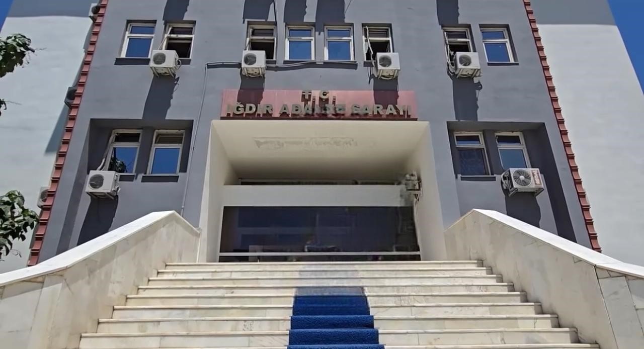 IĞDIR'DA RÜŞVET SORUŞTURMASINDA 2 AVUKAT GÖZALTINA ALINDI