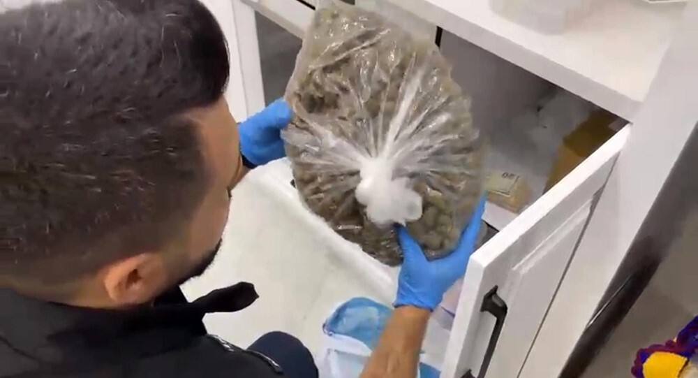 İL EMNİYET MÜDÜRLÜĞÜ NARKOTİK SUÇLARLA MÜCADELE ŞUBESİ EKİPLERİ, UYUŞTURUCU MADDE TİCARETİNİ...