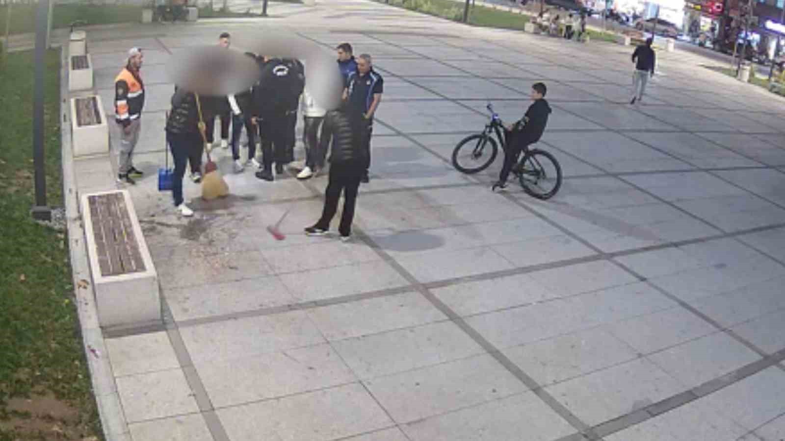 İNEGÖL BELEDİYESİ, KAMUSAL ALANDA ÇEKİRDEK YİYEREK ÇÖPLERİNİ YERE ATAN KİŞİLERİ İZLEME VE...