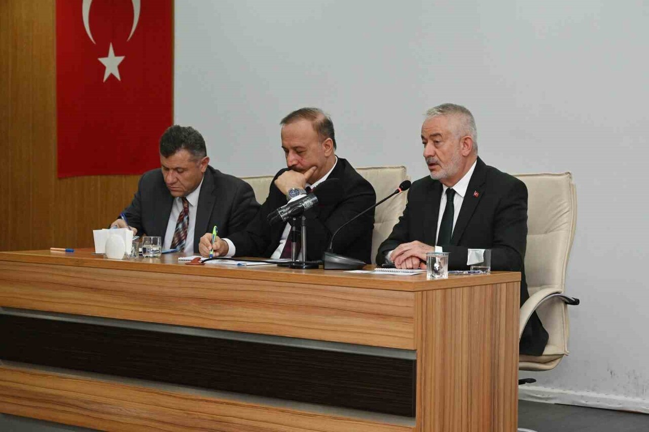 ISPARTA BELEDİYE BAŞKANI ŞÜKRÜ BAŞDEĞİRMEN, VALİ ABDULLAH ERİN BAŞKANLIĞINDA GERÇEKLEŞTİRİLEN İL...