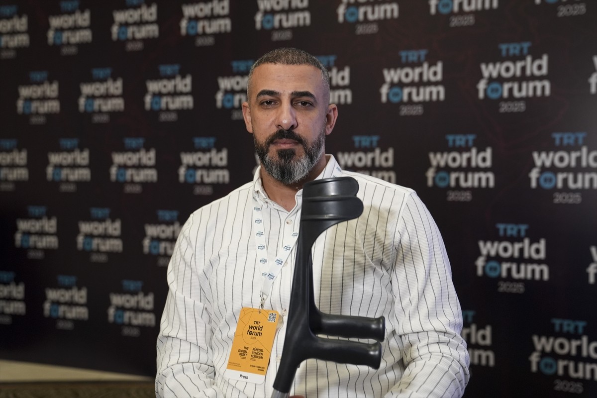 İsrail'in Gazze Şeridi'ne yönelik saldırılarında yaralanarak sağ bacağı ampute edilen TRT Arabi...