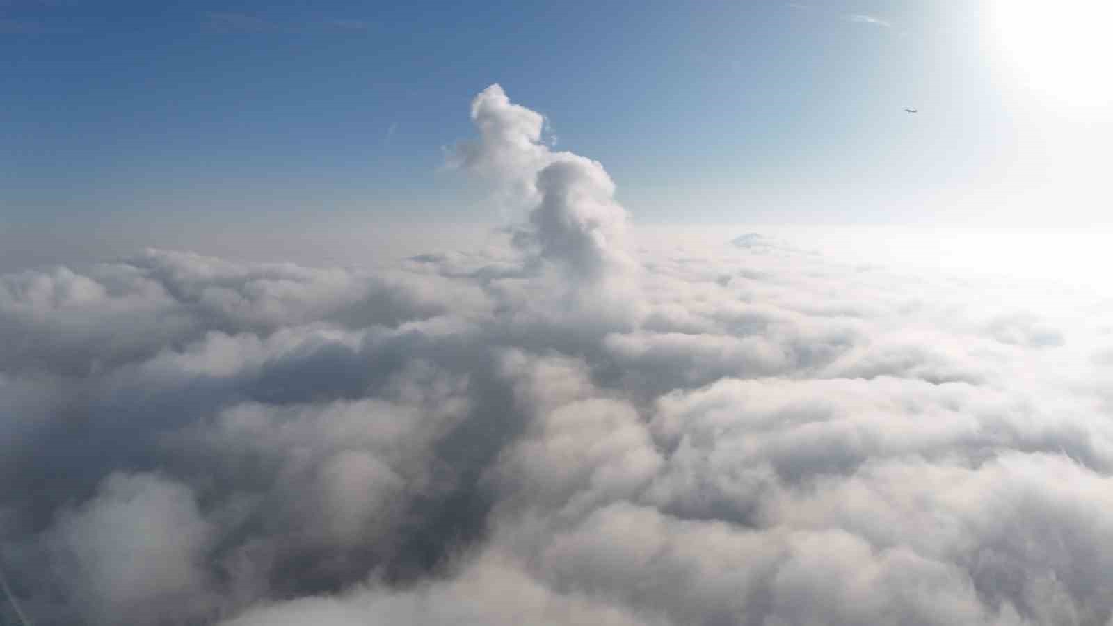 İSTANBUL'DA GÜNEŞİN DOĞUŞUYLA BİRLİKTE SİS, MASALSI GÖRÜNTÜLER OLUŞTURDU. BEYLİKDÜZÜ SEMALARINDA...