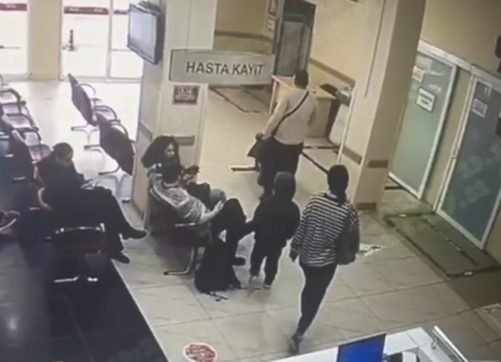 İSTANBUL BEŞİKTAŞ’TA YEDİKLERİ MİDYE VE YEMEK SONRASI ANNE VE 2 ÇOCUĞUNUN HAYATINI KAYBETTİĞİ...