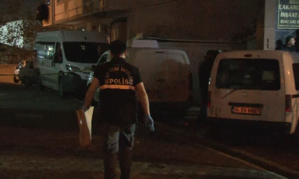 İSTANBUL ESENYURT'TA İKİ GRUP ARASINDA ALACAK-VERECEK MESELESİ NEDENİYLE ÇIKAN KAVGADA 2 KİŞİ...