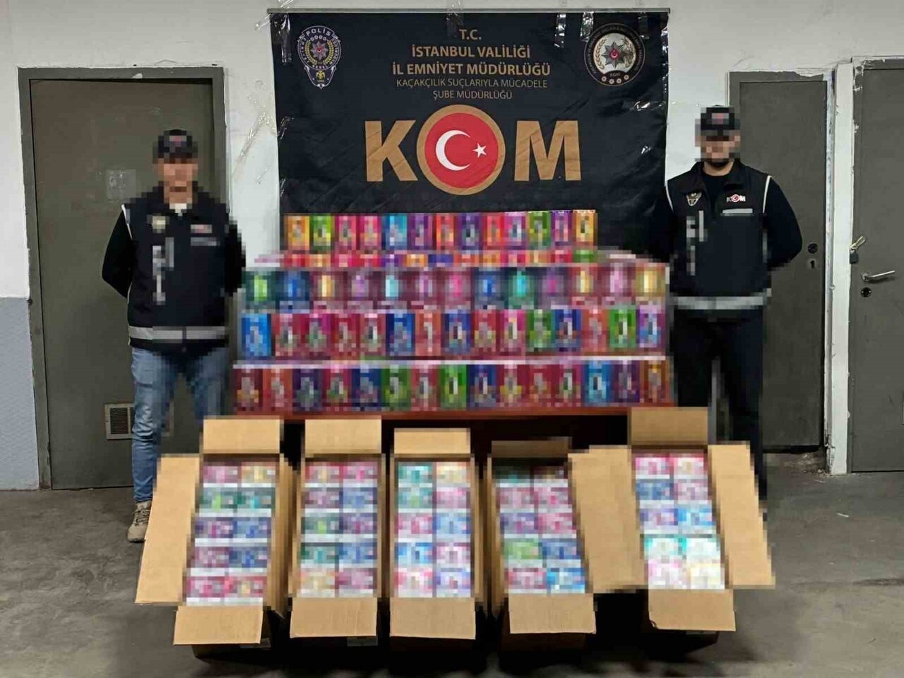 İSTANBUL’UN BEYLİKDÜZÜ İLÇESİNDE OKUL ÇEVRELERİNDE DRON DESTEKLİ DENETİM GERÇEKLEŞTİRİLDİ....