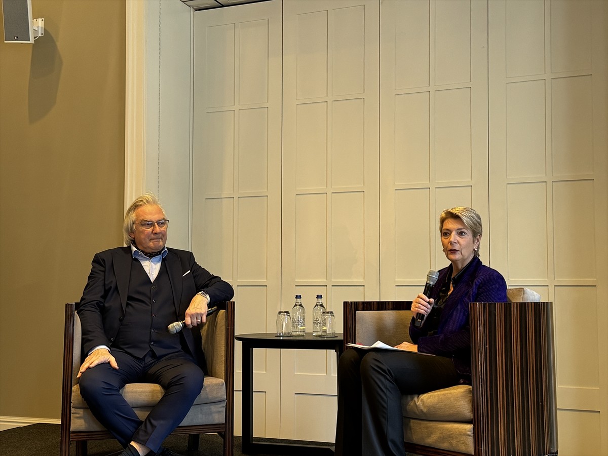 İsviçre Konfederasyonu Başkanı Karin Keller-Sutter, İsviçre'de görev yapan uluslararası...