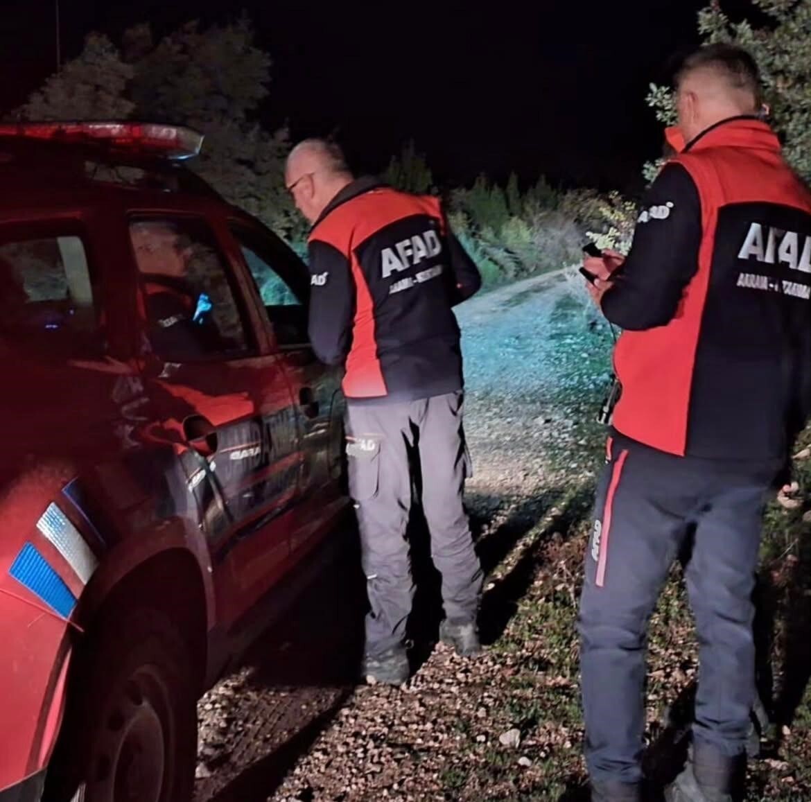 İZMİR'İN MENDERES İLÇESİNDE MANTAR TOPLAMAK İÇİN ORMANA GİREN VE KENDİSİNDEN HABER ALINAMAYAN...