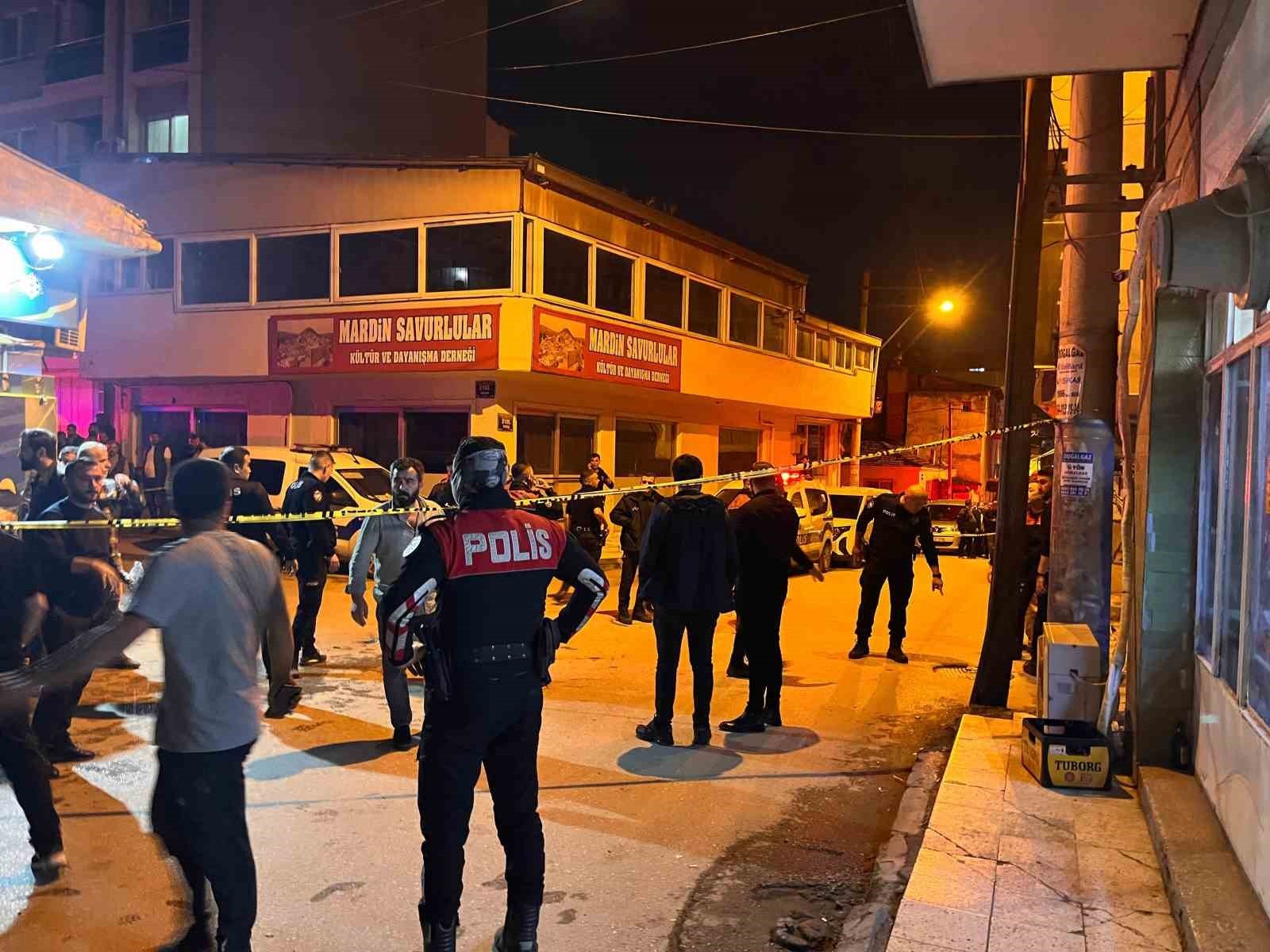 İZMİR’İN BAYRAKLI İLÇESİNDE 1 KİŞİNİN ÖLDÜĞÜ 2 KİŞİNİN DE YARALANDIĞI AİLE KAVGASINDA, 9 ŞÜPHELİ...