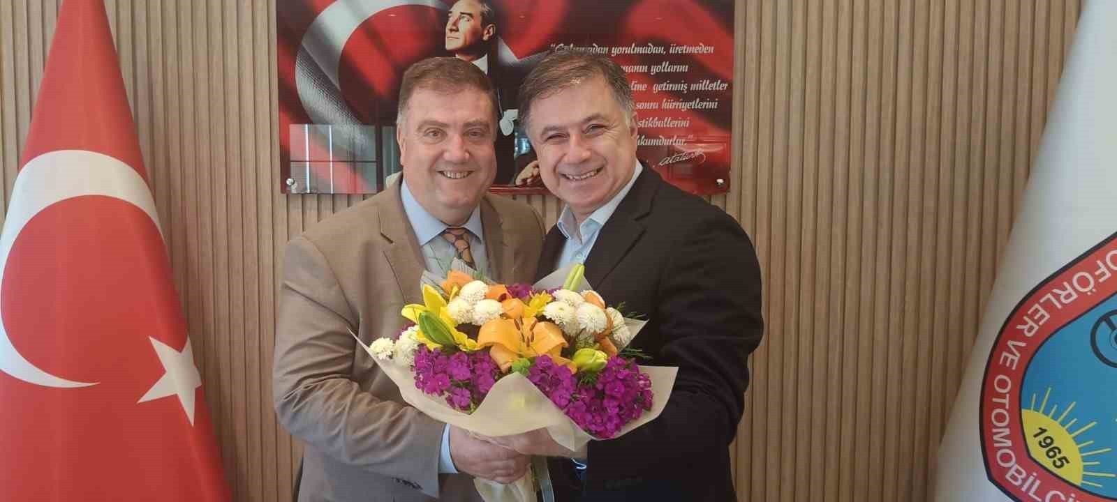 İZMİR ŞOFÖRLER VE OTOMOBİLCİLER ESNAF ODASI BAŞKANI ERKAN ÖZKAN, "2004 YILINDA YASALAŞMASINA...