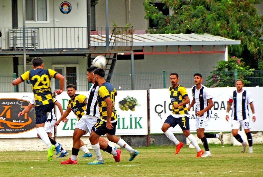 İZMİR SÜPER AMATÖR LİG E GRUBU'NDA MÜCADELE EDEN ÇEŞME’NİN İKİ TAKIMI ÇEŞME BELEDİYESPOR VE İMREN...