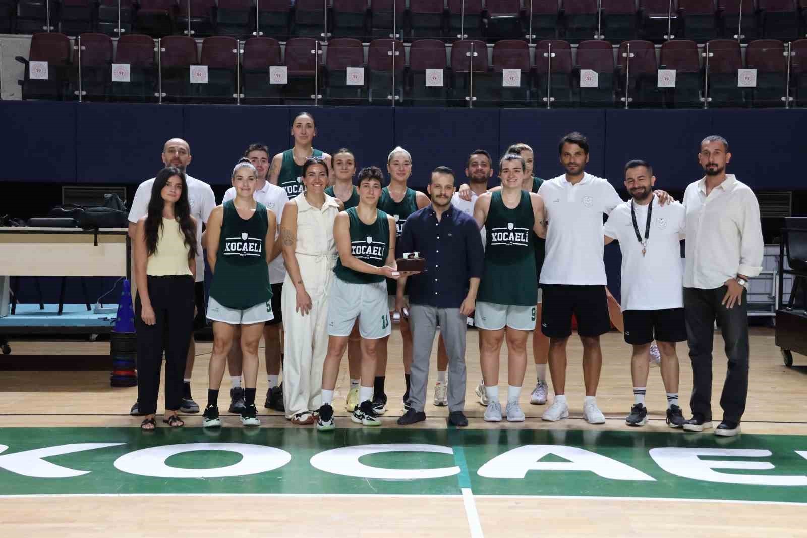KADINLAR BASKETBOL SÜPER LİGİ’NDE BU SENE MÜCADELE ETMEYE BAŞLAYAN KOCAELİ KADIN BASKETBOL’DA...