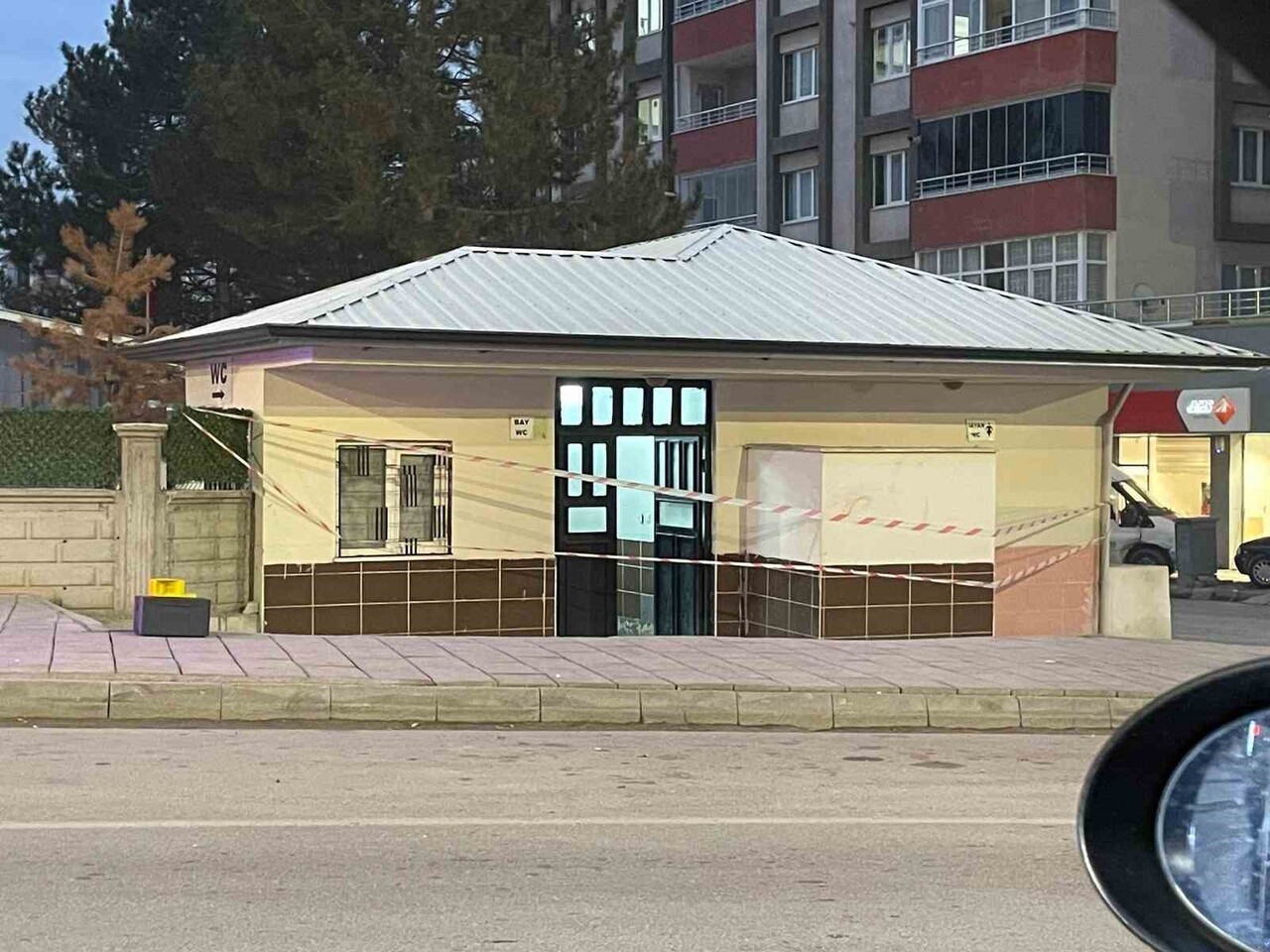 KAHRAMANMARAŞ’IN AFŞİN İLÇESİ BİR CAMİ TUVALETİNDE GERÇEKLEŞEN SİLAHLI SALDIRIDA 1 KİŞİ...