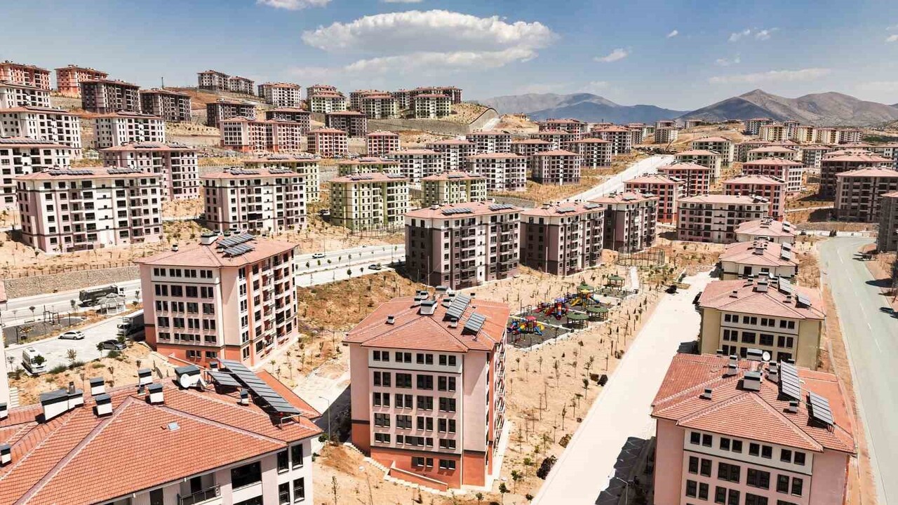 KAHRAMANMARAŞ PAZARCIK MERKEZLİ 7,7 VE ELBİSTAN MERKEZLİ 7,6 BÜYÜKLÜĞÜNDEKİ DEPREMLERİN ARDINDAN...