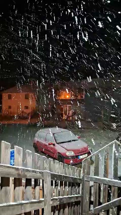 KAR YAĞIŞININ ETKİLİ OLDUĞU BÜRNÜK YAYLASI BEYAZ ÖRTÜYLE KAPLANDI.