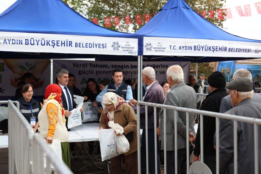 KARACASU’DA ATA TOHUMLARI VATANDAŞLARLA BULUŞTURULDU