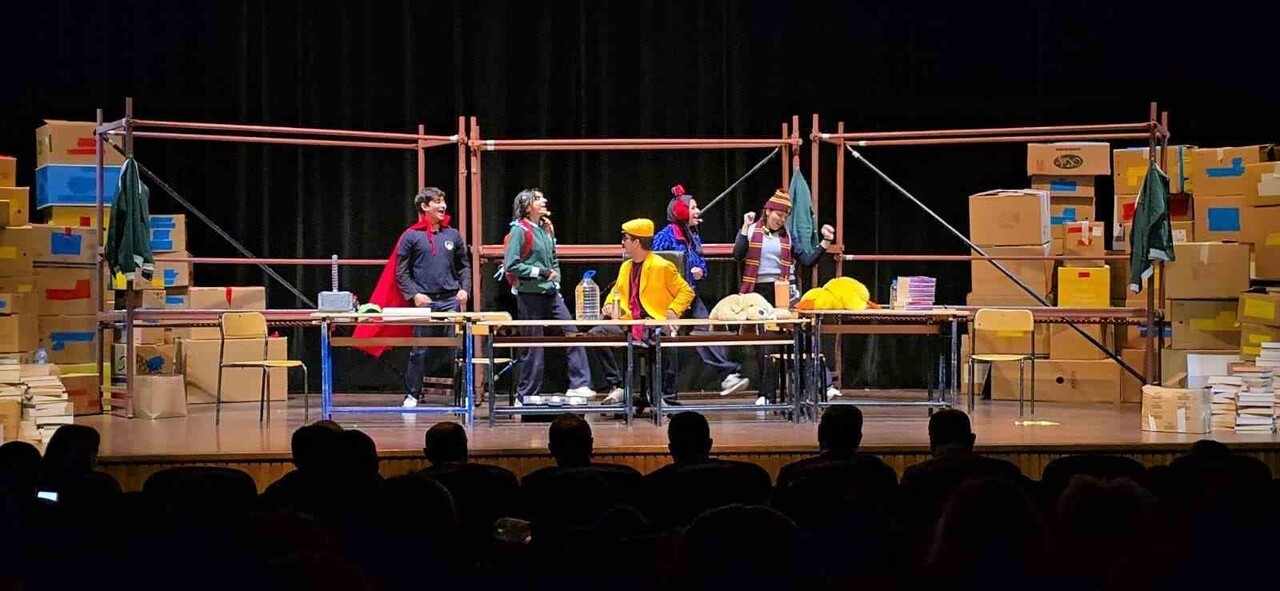 KARADENİZ TİYATRO KOOPERATİFİ BİR KOOPERATİF MACERASI İSİMLİ OYUNUNU SAHNELEDİ