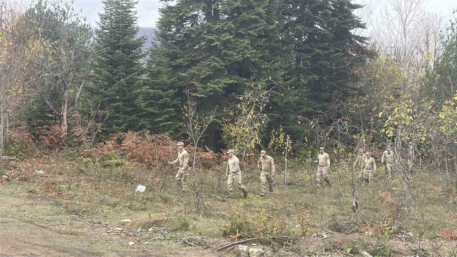 KASTAMONU’NUN BOZKURT İLÇESİNDE 10 GÜNDÜR ARANIN VE DERE YATAĞINDA CANSIZ BEDENLERİNE ULAŞILAN...