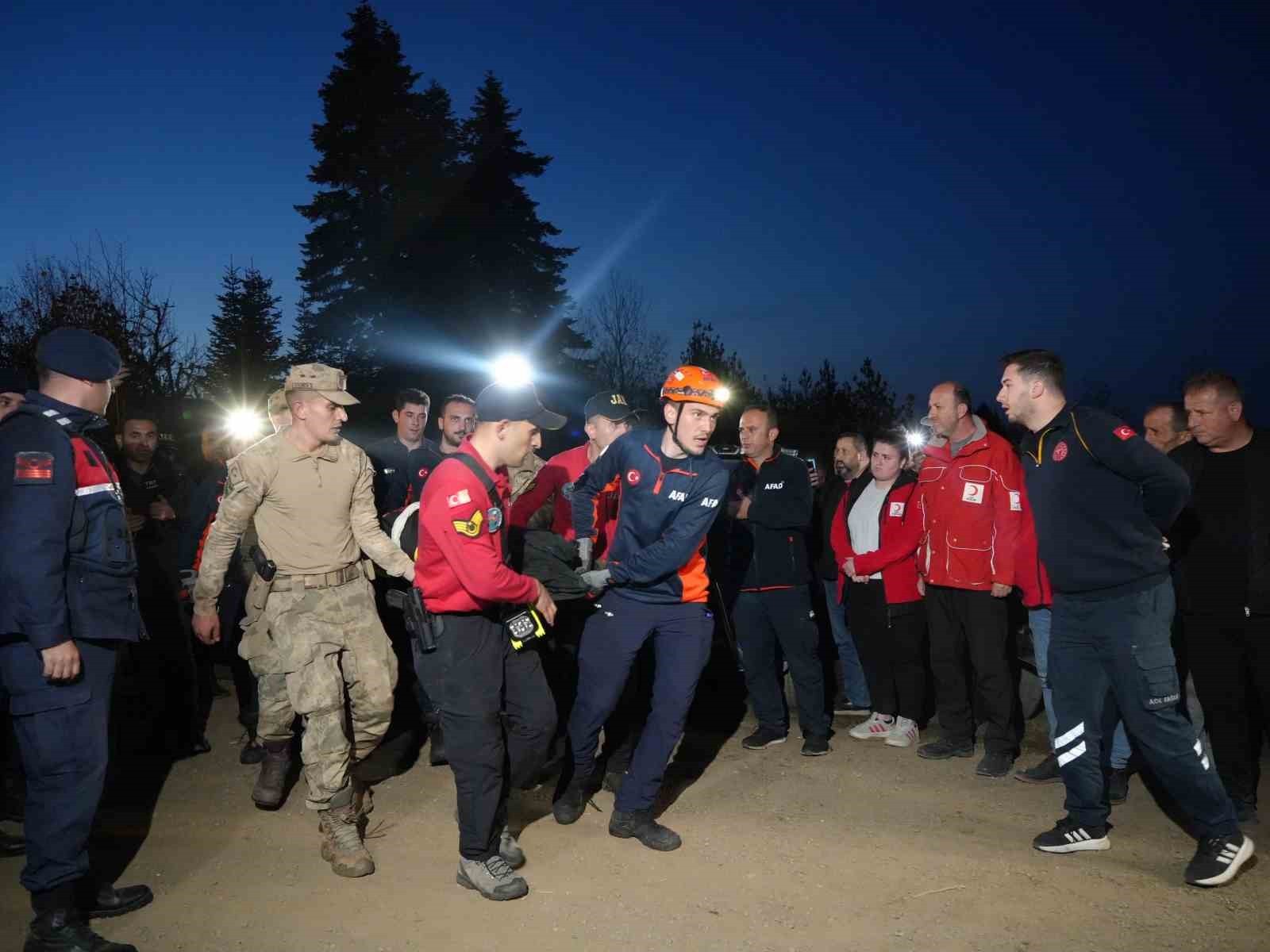 KASTAMONU’NUN BOZKURT İLÇESİNDE CANSIZ BEDENLERİNE ULAŞILAN ANNE HURİYE HELVACI İLE OĞLU OSMAN...