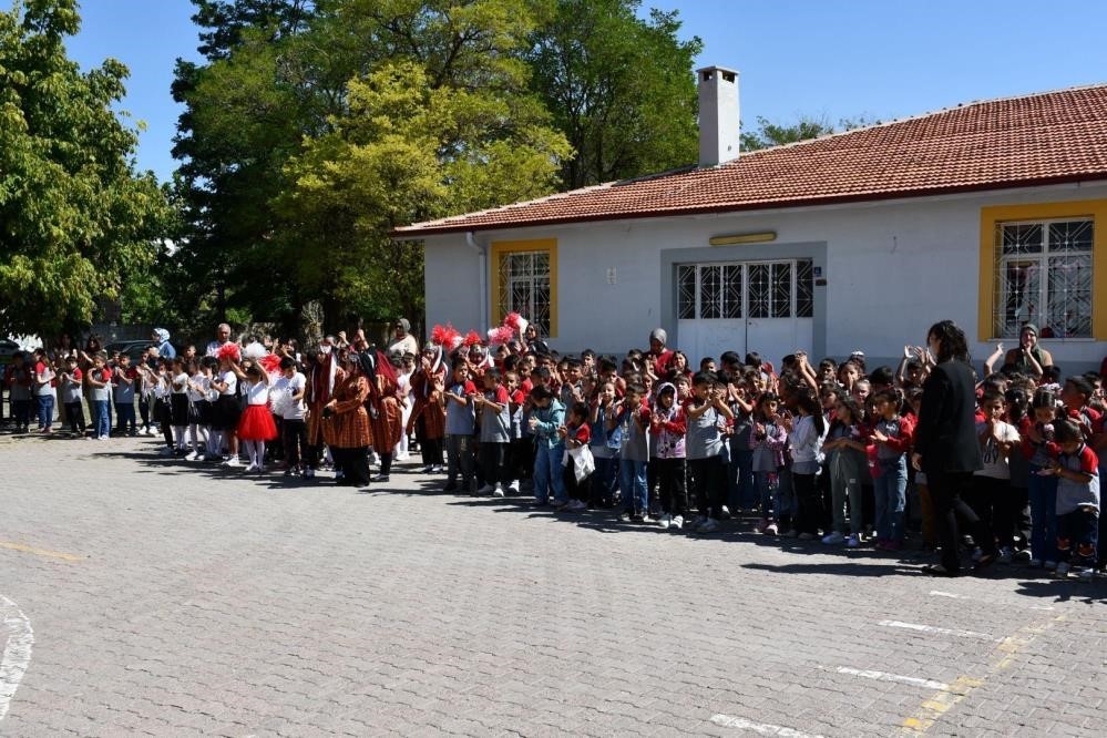 KAYSERİ'DE BİN 123 OKULDA ÖĞRENİM GÖREN 315 BİN 44 ÖĞRENCİ İLK ARA TATİLE GİRDİ.