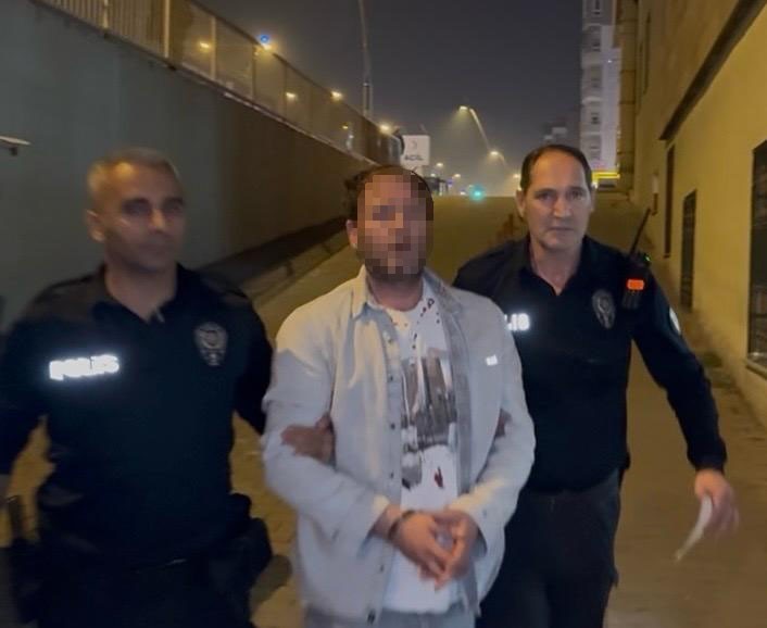 KAYSERİ'NİN MELİKGAZİ İLÇESİNDE İDDİAYA GÖRE MİRAS MESELESİ YÜZÜNDEN ÇIKAN BIÇAKLI KAVGADA YEĞEN...