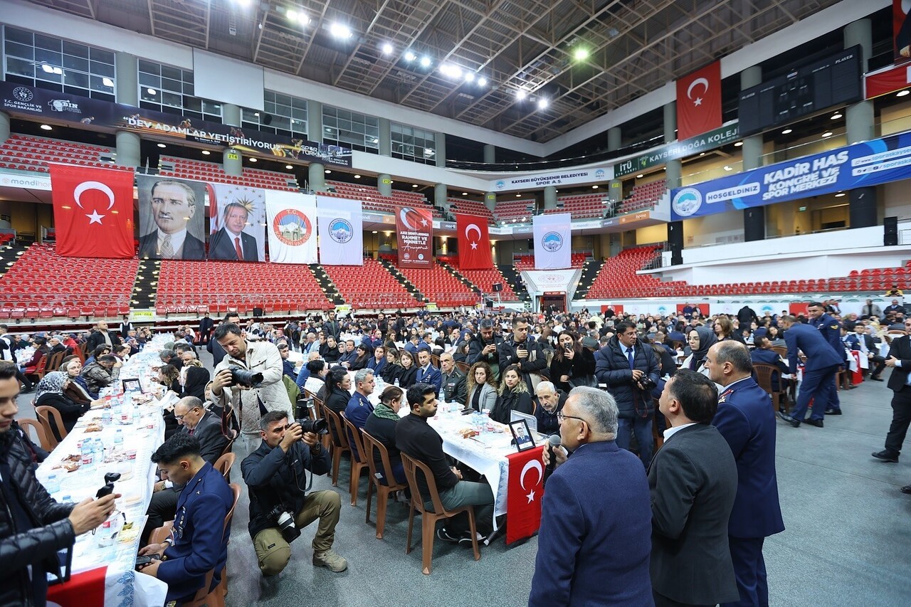 KAYSERİ BÜYÜKŞEHİR BELEDİYE BAŞKANI DR. MEMDUH BÜYÜKKILIÇ, KAYSERİ VALİSİ GÖKMEN ÇİÇEK İLE...