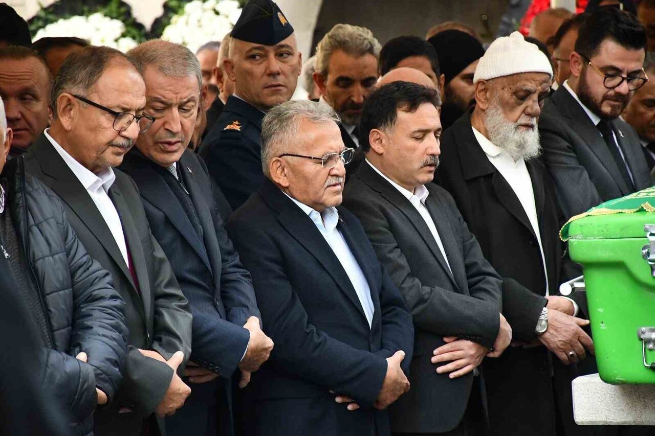 KAYSERİ BÜYÜKŞEHİR BELEDİYE BAŞKANI MEMDUH BÜYÜKKILÇ’IN AĞABEYİ RAMAZAN BÜYÜKKILIÇ TOPRAĞA...