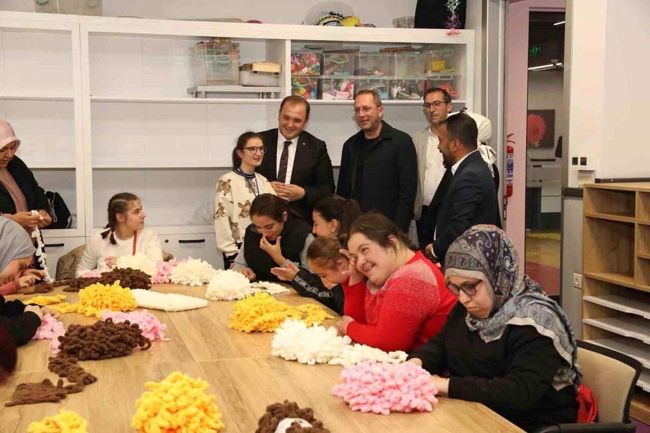 KAYSERİ BÜYÜKŞEHİR BELEDİYESİ’NİN KAPSAYICI HİZMET ANLAYIŞI ÇERÇEVESİNDE KAYMEK VE ENGELSİZ YAŞAM...