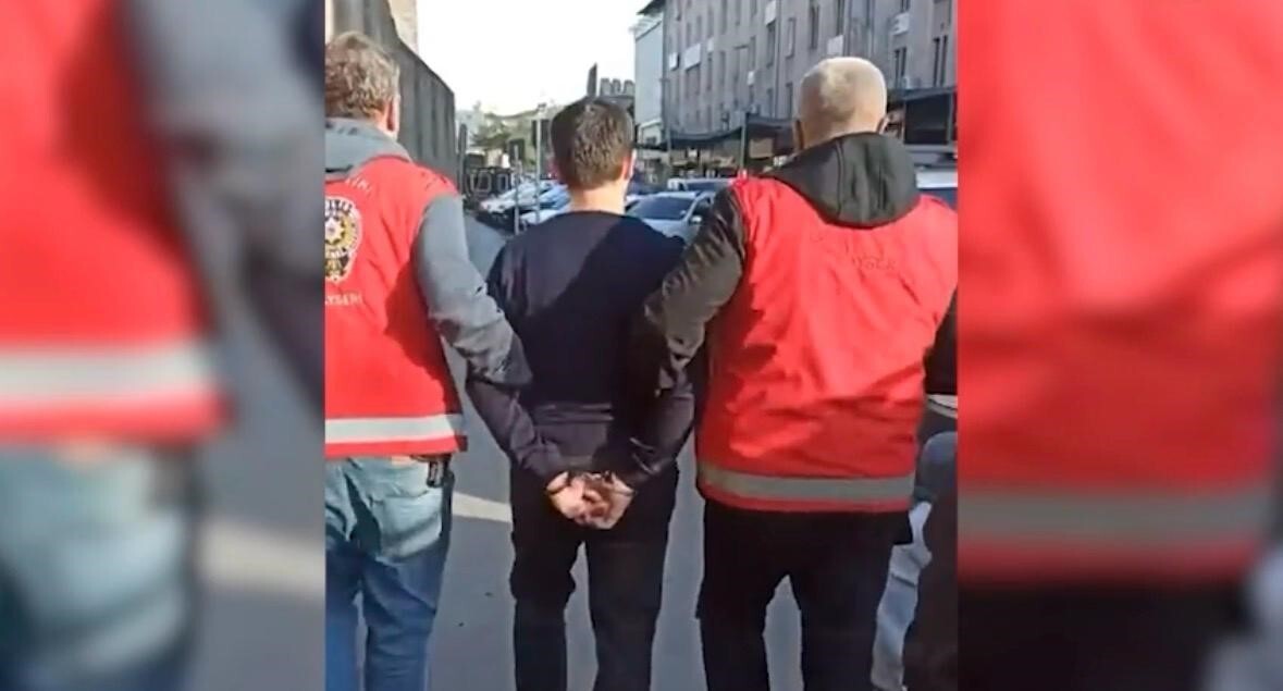 KAYSERİ’DE POLİS EKİPLERİ, 6 YIL 4 AY KESİNLEŞMİŞ HAPİS CEZASI İLE ARANAN FETÖ ÜYESİNİ...