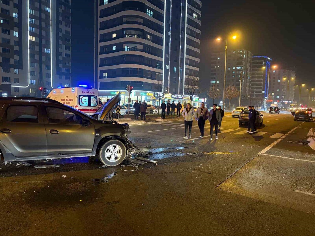 KAYSERİ’NİN KOCASİNAN İLÇESİNDE 2 OTOMOBİL ÇARPIŞIRKEN, KAZADA YARALANAN OLMADI.