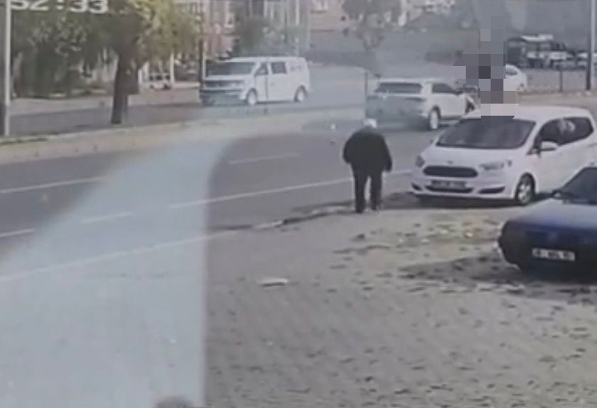 KAYSERİ’NİN KOCASİNAN İLÇESİNDE KARŞIDAN KARŞIYA GEÇMEK İSTEYEN 14 YAŞINDAKİ LİSE ÖĞRENCİSİ...