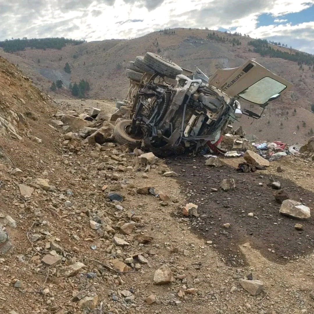KAYSERİ’NİN YAHYALI İLÇESİNDE BETON MİKSERİNİN DAĞIN YAMACINDA YUVARLANMASI SONUCU MEYDANA GELEN...