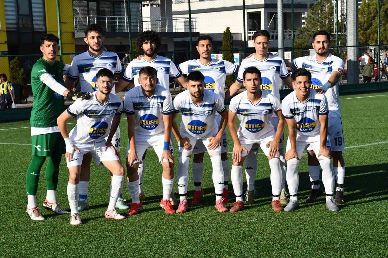 KAYSERİ ŞEKER MUSTAFA KILIÇ SÜPER AMATÖR KÜME EKİPLERİNDEN HACILAR ERCİYESSPOR 4 MAÇTIR...