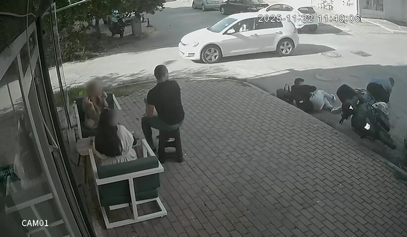 KAZA, ÇEVREDEKİ BİR İŞYERİNİN GÜVENLİK KAMERASINA ANBEAN YANSIDI.