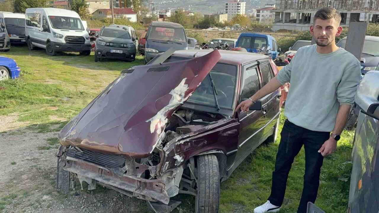 KAZADA ARACI PERT OLAN VE KENDİSİ DE YARALANAN SÜRÜCÜ UFUK GİRİŞKEN (21) ARACINA ÇARPAN KAMYON...