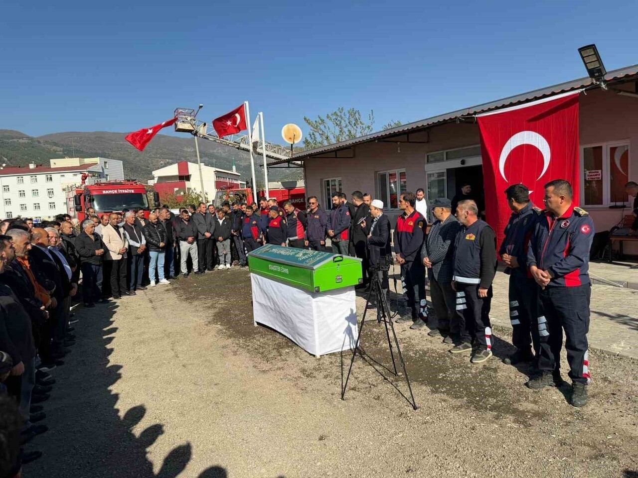 KAZADA HAYATINI KAYBEDEN İTFAİYE ERİ KOÇTAŞ İÇİN TÖREN DÜZENLENDİ