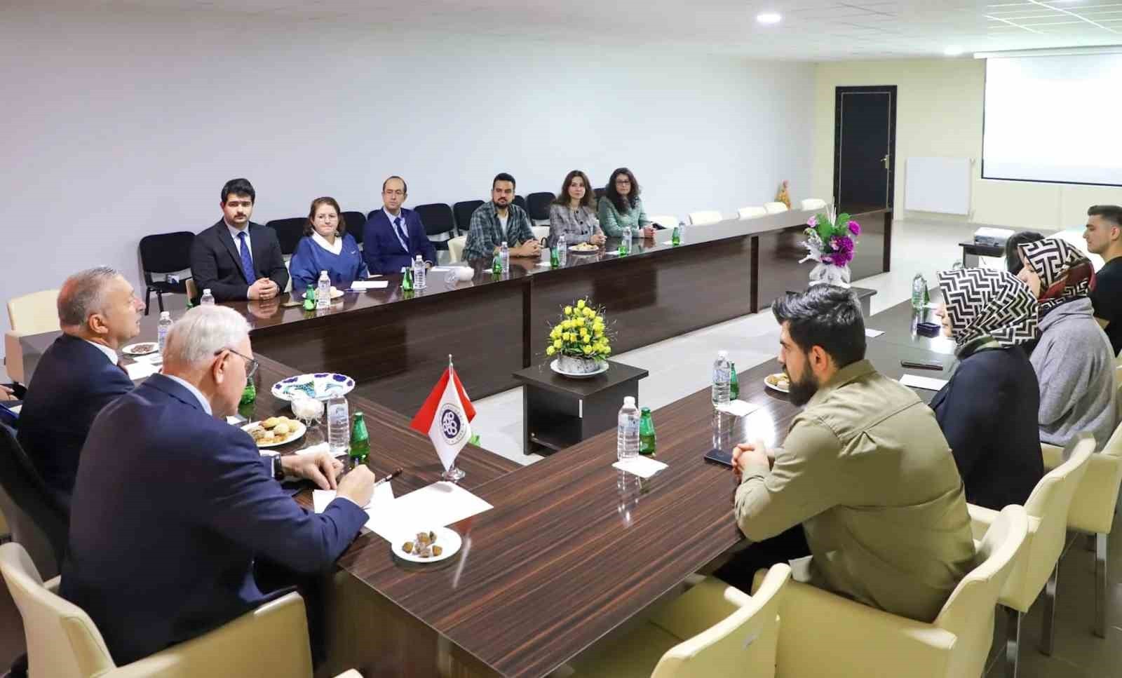 KEMALİYE’DE ÜNİVERSİTE KALİTE SÜREÇLERİ MASAYA YATIRILDI