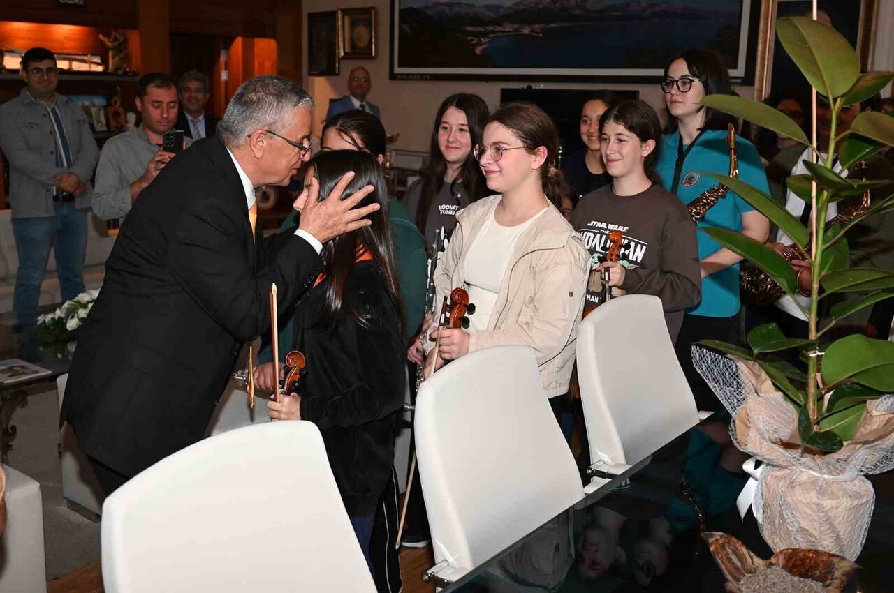 KEMER BELEDİYESİ ATSO EĞİTİM VE SANAT MERKEZİ’NDE ÜCRETSİZ MÜZİK EĞİTİMİ ALAN KEMER BELEDİYESİ...