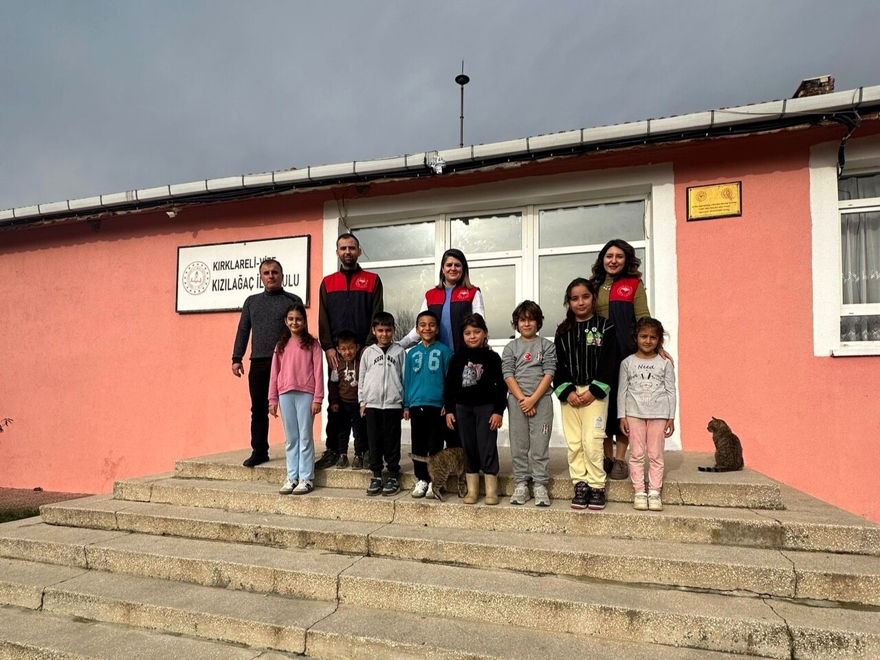 KIRKLARELİ'NİN VİZE İLÇESİNDE KIZILAĞAÇ KÖYÜ İLKOKULU ÖĞRENCİLERİNE SU VERİMLİLİĞİ, GIDA İSRAFI VE...