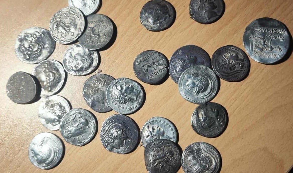 KIRKLARELİ DEREKÖY SINIR KAPISI'NDAN ÇIKIŞ YAPAN BİR OTOMOBİLDE, BİZANS DÖNEMİNE AİT OLDUĞU...