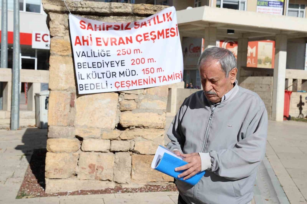 KIRŞEHİR’DE AHİ EVRAN KÜLLİYESİ İÇERİSİNDE YER ALAN TARİHİ ÇEŞMENİN BAKIMSIZLIĞINA DİKKAT ÇEKMEK...