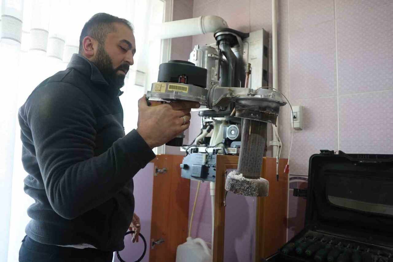 KIŞ AYLARINDA ÖZELLİKLE AKŞAM SAATLERİNDE HAVALAR MEVSİM NORMALLERİNE DÜŞERKEN, UZMANLAR, KOMBİ VE...